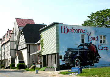 Welcome to Ford City mural on Drouillard