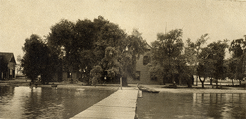 Wolf’s Roadhouse, in Riverside, opposite Peche Island, ca. 1913.