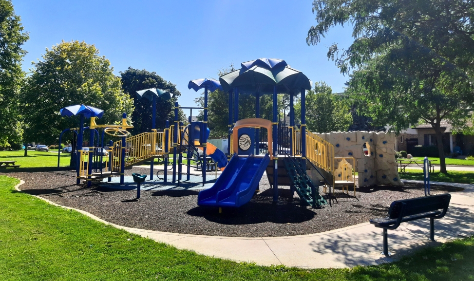 Flora Park Playground Flora Park playground