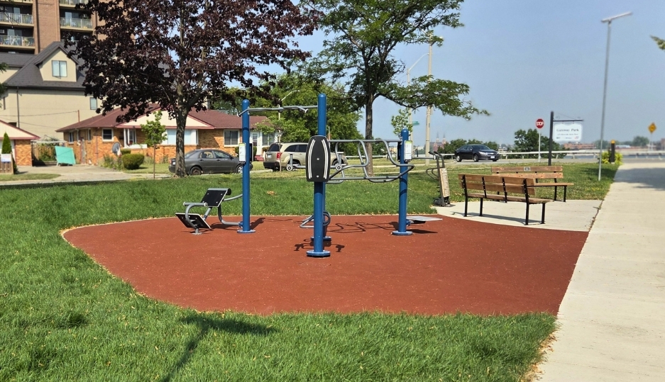 Gateway Park Fitness Equipment Gateway Park fitness equipment