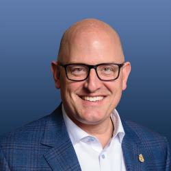Headshot of Mayor Drew Dilkens